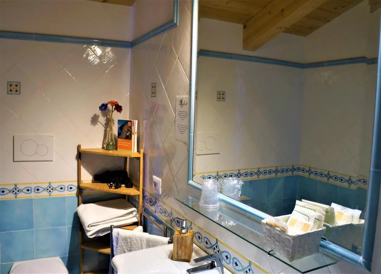אמאלפי L'Arabesco B&B לינה וארוחת בוקר