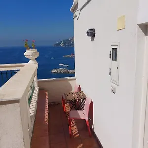 La Stanza Sul Porto Matrimoniale Piccina Piccina Con Vista Sul Porto Di Con Bagno Privato Amalfi
